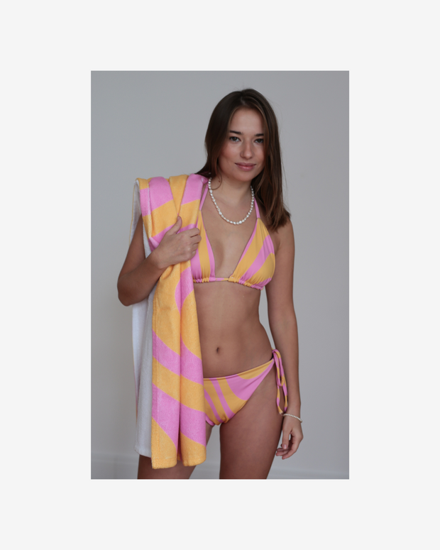 Arancia Lampone Beach Towel