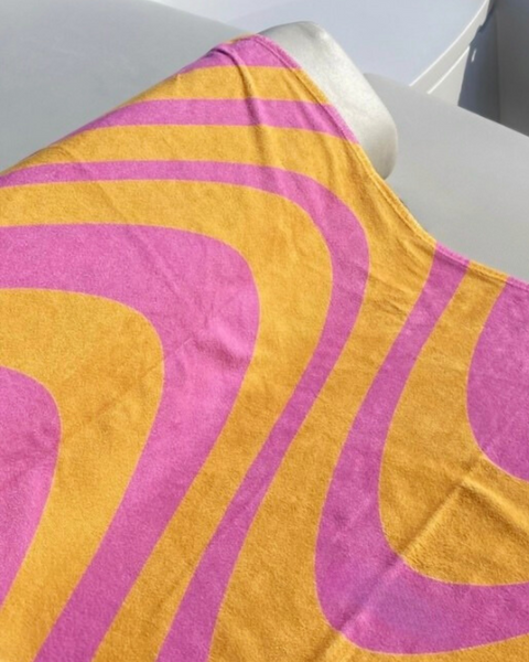 Arancia Lampone Beach Towel