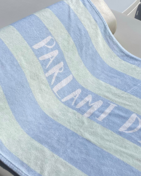 Parlami Di Te Beach Towel
